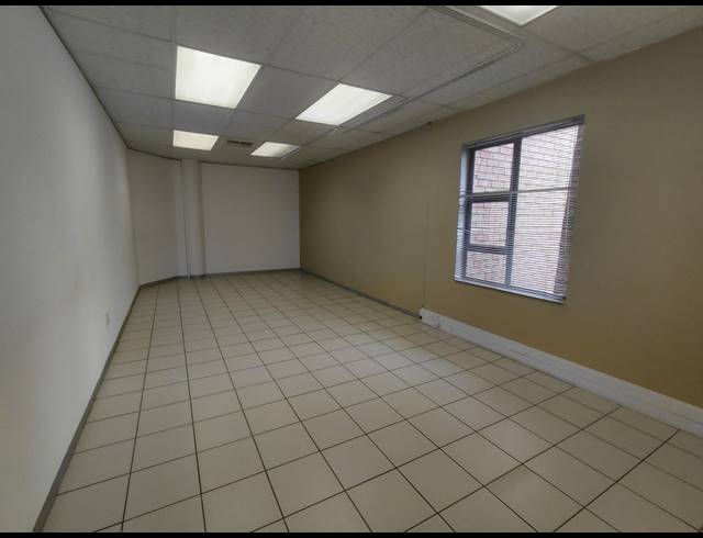 51M² OFFICE TO LET IN FOURWAYS